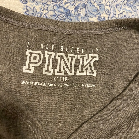 Victoria’s Secret Pink sleep top - Picture 3 of 4